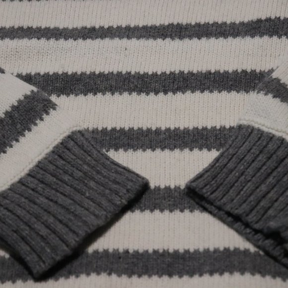 Gap Sweater - Picture 2 of 3